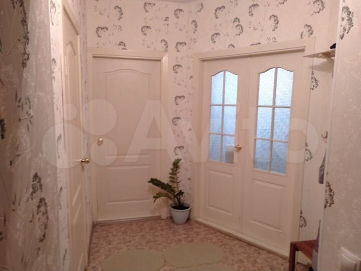 2-к. квартира, 52 м², 3/15 эт.