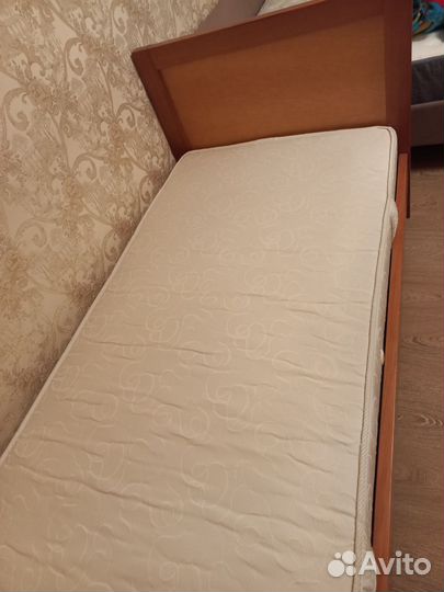 Кровать подростковая с матрасом