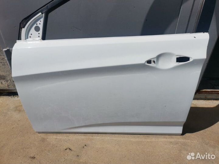 Дверь боковая передняя левая Hyundai Solaris седан