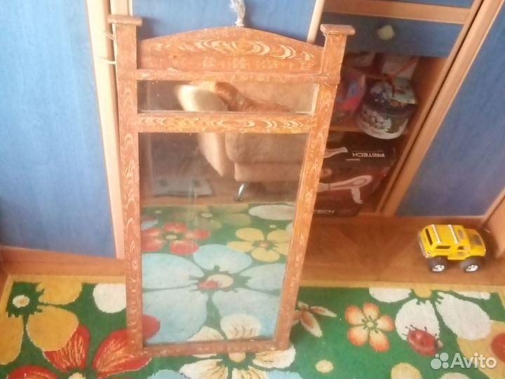Антикварное зеркало