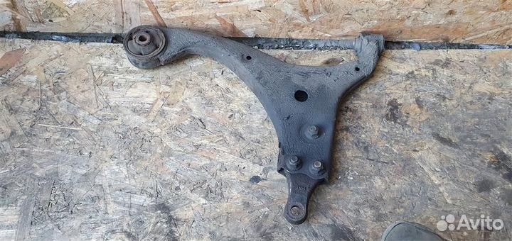 Рычаг передний правый Kia Ceed 1