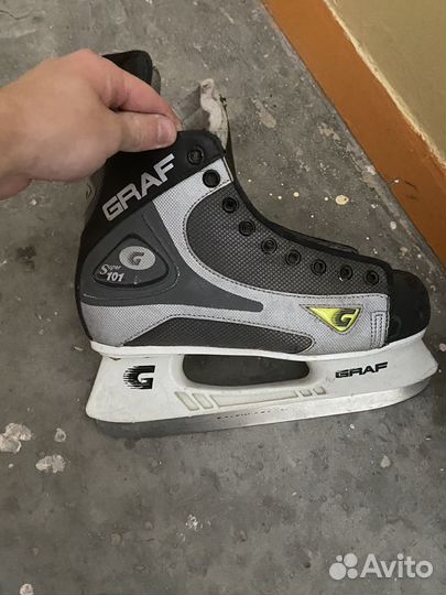Коньки хоккейные б/у