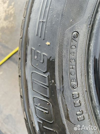 Bridgestone B-style RV 215/65 R15 96