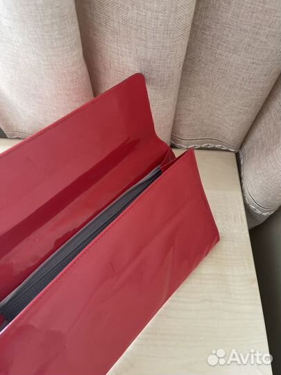 Папка на магните