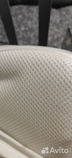 Детская кроватка с маятником