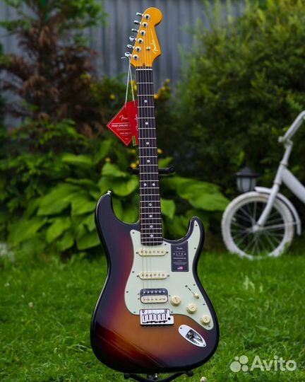 Fender American Ultra Stratocaster HSS RW Ultrabur