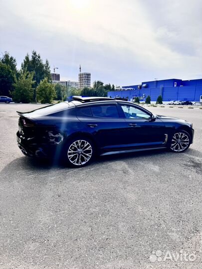 Kia Stinger 2.0 AT, 2018, 124 400 км