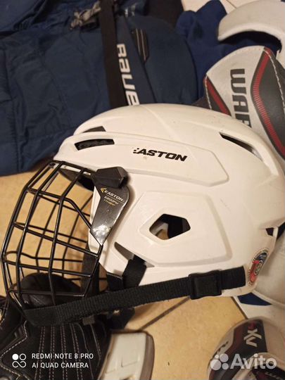 Хоккейная спортивная форма и коньки 17 см