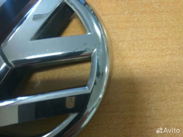 Эмблема решетки радиатора Volkswagen polo SED 2015