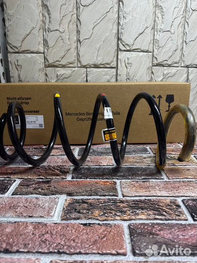 A1773212200 Пружина подвески M-B