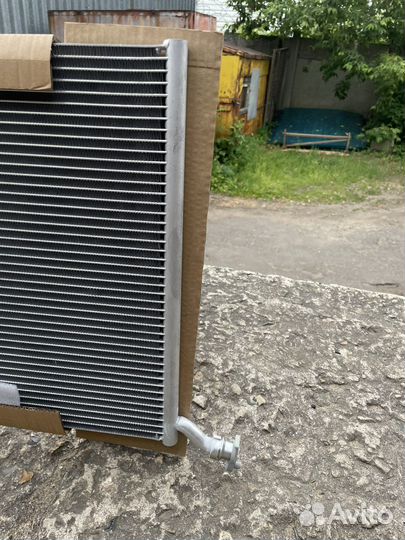 Радиатор дополнительный Mercedes w213
