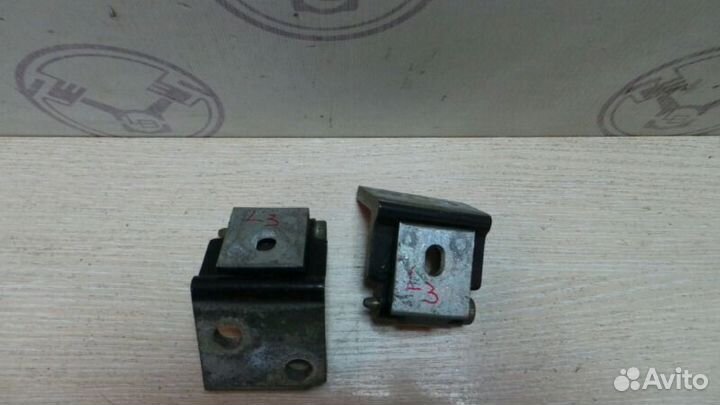 Петли левой задней двери задние левые Peugeot 607