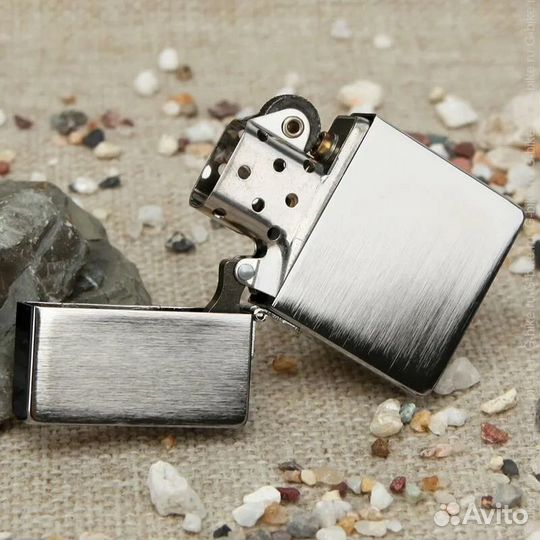 Зажигалка бензиновая