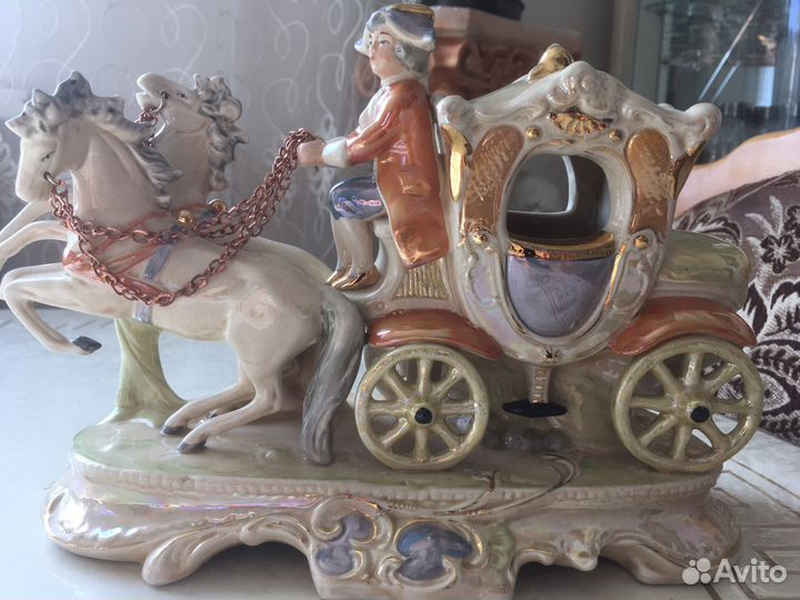 Фарфоровая карета