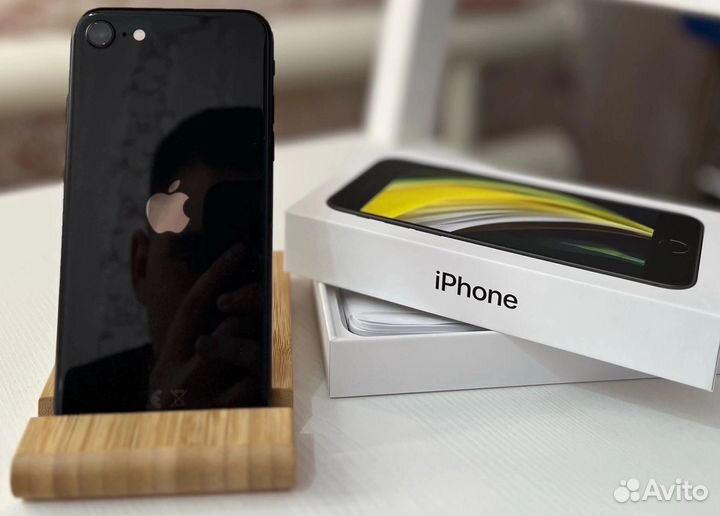 iPhone se 64gb 2020