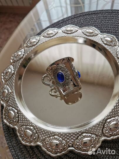 Поднос с рюмками