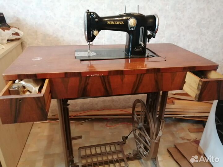 Швейная машинка Minevra 233 (Чехословакия)