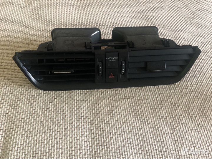 Продам центральный воздуховод Шкода Октавия 2014