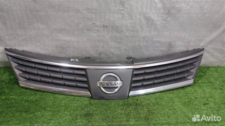 Решетка радиатора Nissan Tiida 2008