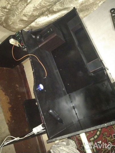 Калонки с сабом на стол