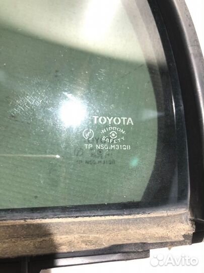 Стекло двери заднее левое Toyota Vitz NCP95 2nzfe