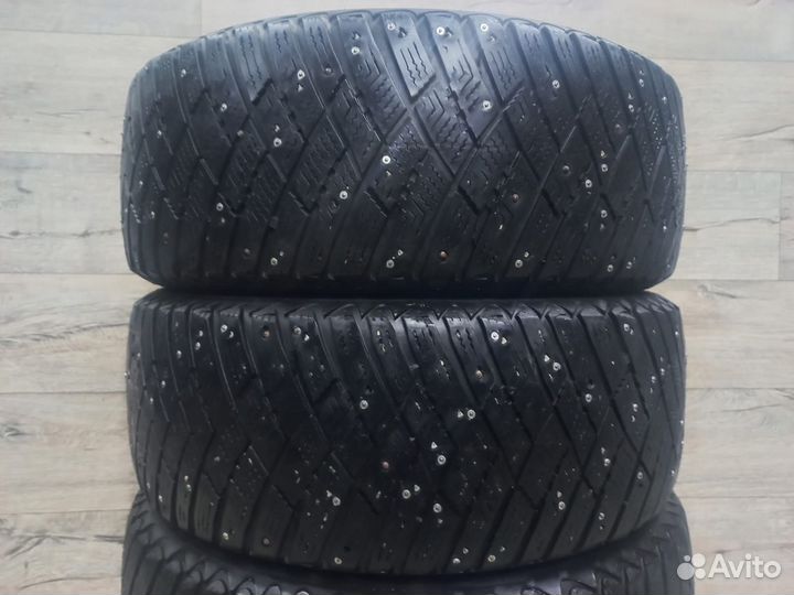 Goodyear Ultragrip Ice Arctic 205/55 R16