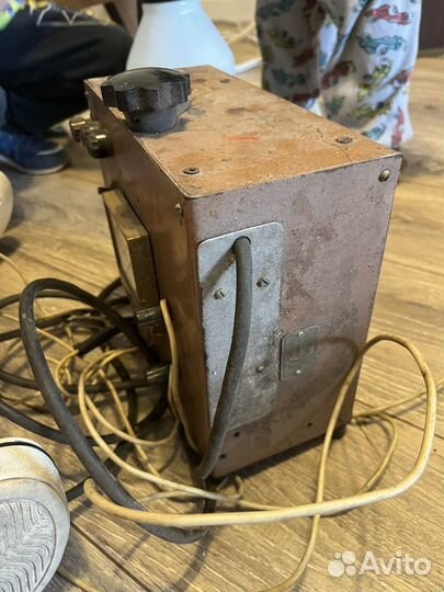 Зарядка для аккумулятора автомобиля советский