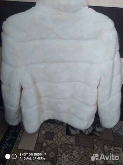 Искусственная шуба белая