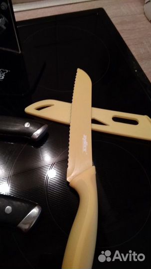 Набор ножей на подставке+нож для нарезки хлеба