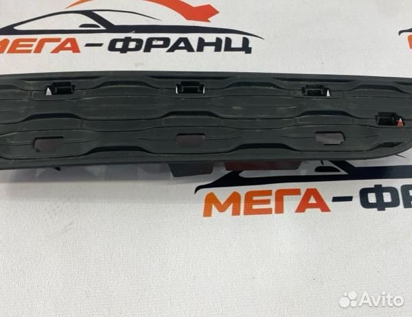 Заглушка бампера передняя Citroen C3 Picasso