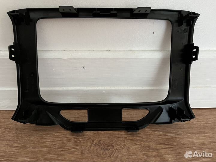 Рамка магнитолы LADA Xray / Иксрей
