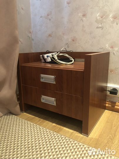 Кровать 200*220 + тумбочки и матрас