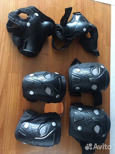 Мото шлем, экипировка на ноги и руки