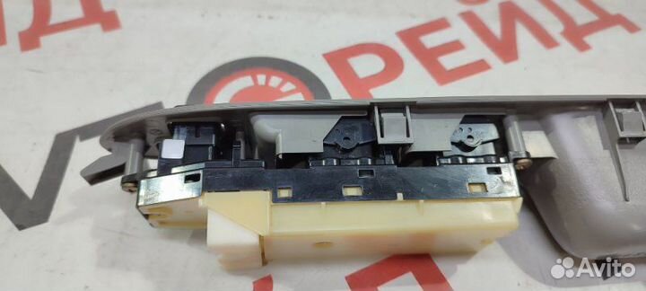Блок управления стеклоподъемниками Toyota Vista