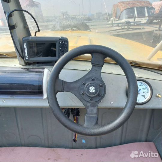 Лодка с мотором