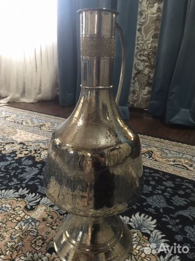Антикварный кувшин