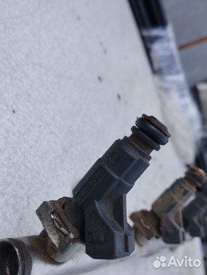 Топливная рампа с форсунками Mercedes W168