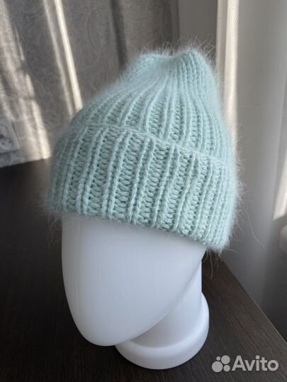 Женская вязаная шапка