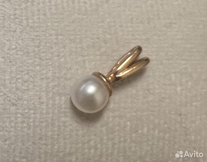 Золотой кулон с жемчугом