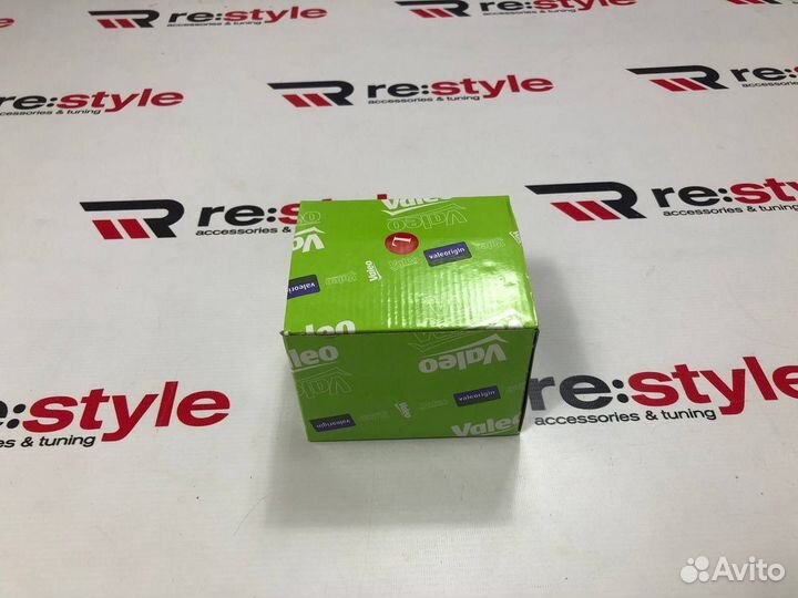 Туманка Toyota 4 уха Valeo Правая