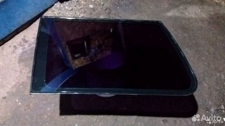 Стекло заднее левое боковое Mitsubishi Pajero 2