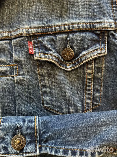 Джинсовая куртка levis