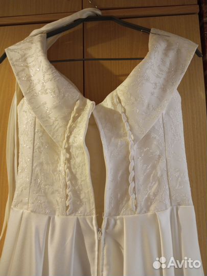 Свадебное платье 44