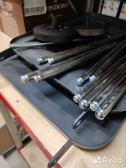 Мусорный бак новый