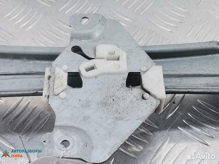 Стеклоподъемник передний правый Renault Twingo