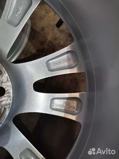 Продам комплект литых дисков