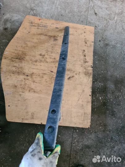 Абсорбер бампера задний Nissan Juke F15 HR16DE