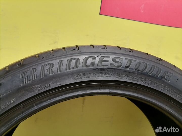 Bridgestone Potenza S001 235/45 R19
