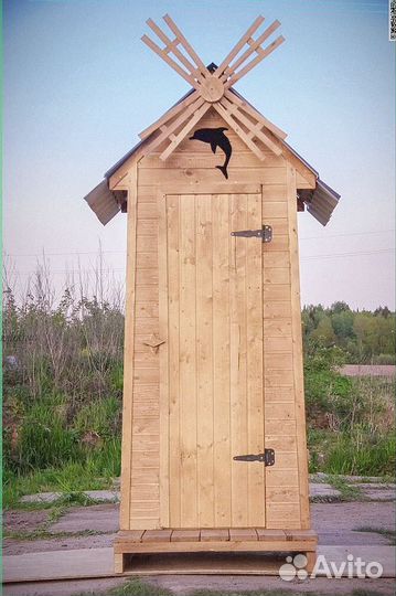 Дачный туалет деревянный с установкой RCI