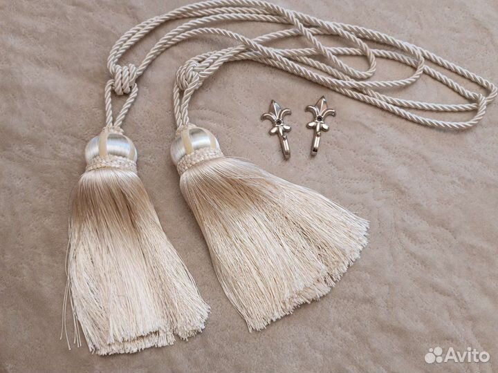 Кисти подвязы с крючками